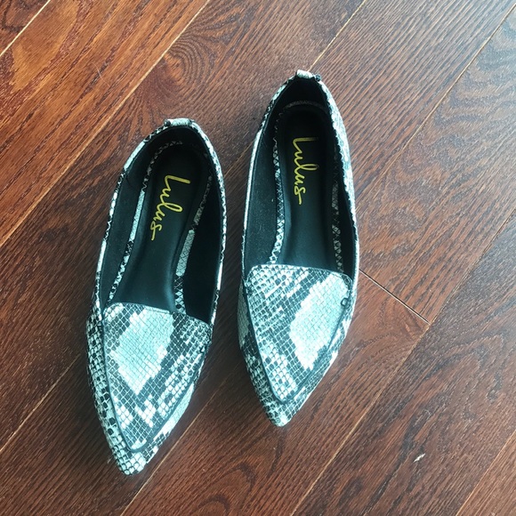 Lulus Shoes - Snake skin flats